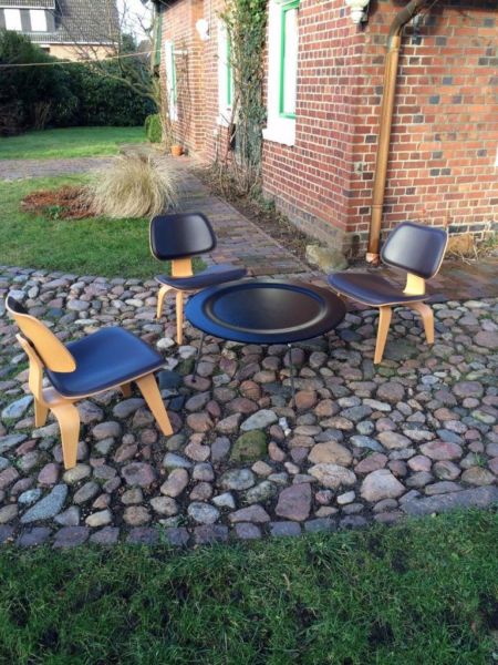 Vitra Charles & Ray Eames Plywood Chair LCW Leather und Tisch CTM